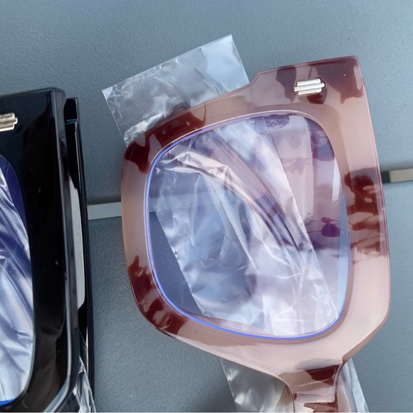 Set of Two Fashion Glasses - Not perscription - Picture 3 of 4